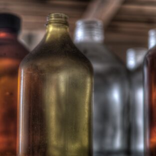 次亜塩素酸ナトリウムの捨て方は?保管方法や保存期間についても解説