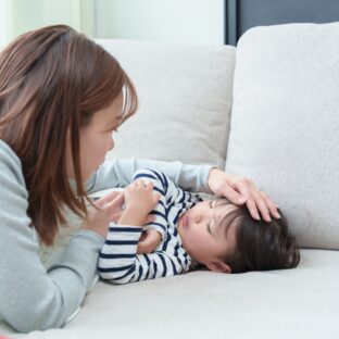 子どもが突然の嘔吐と下痢…それってロタウイルス?ママが知っておくべき対処法