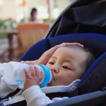 実は汚れてる?おもちゃとベビーカーの正しい除菌で、赤ちゃんを病気から守る!